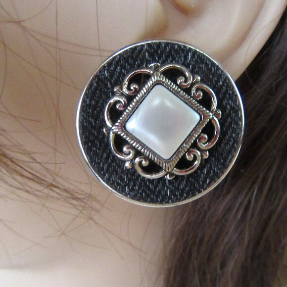 Casual Corner round pierced button earrings with fabric, faux pearl & filigree - Picture 1 of 7